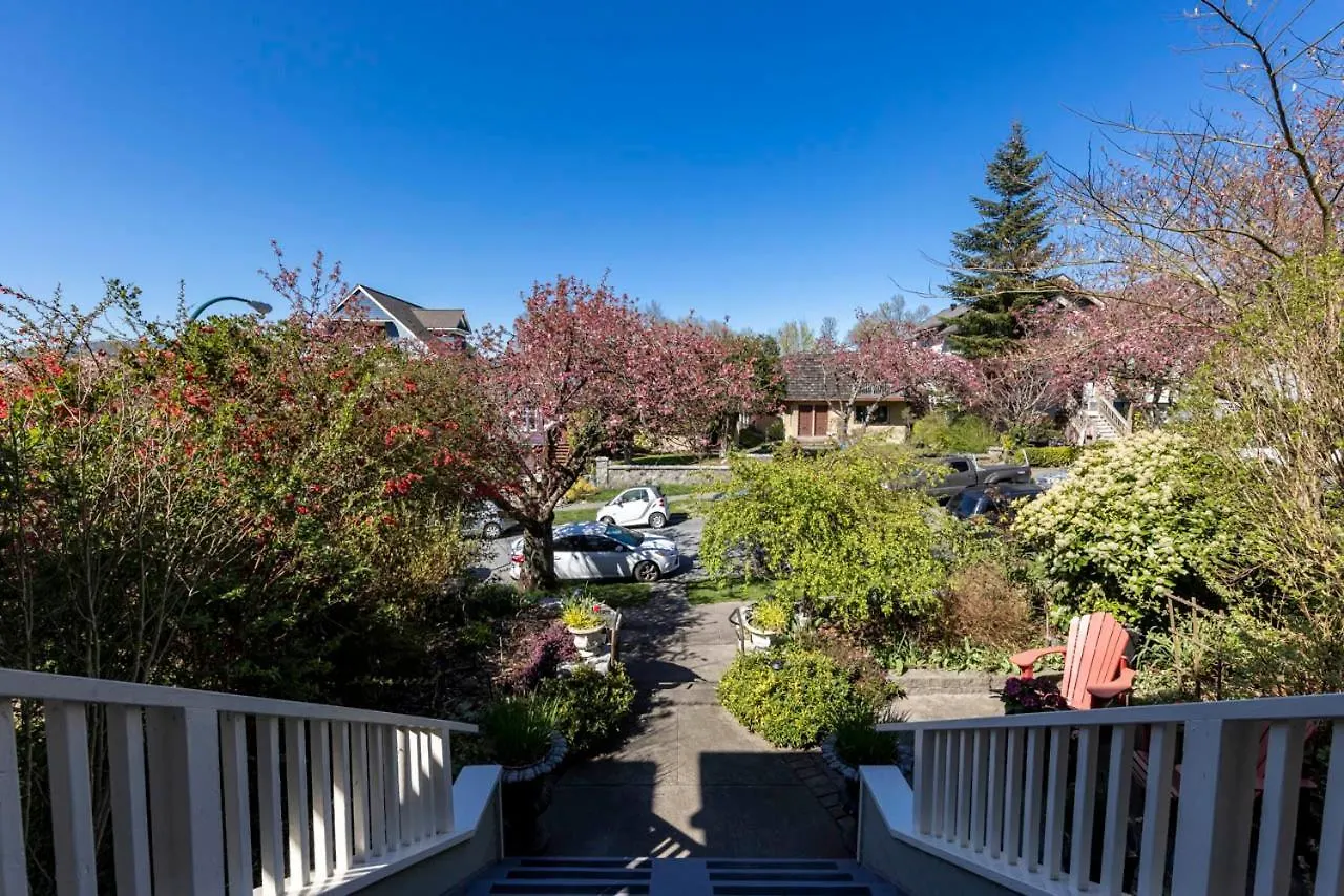 The Ivy On Parker Guest House Vancouver